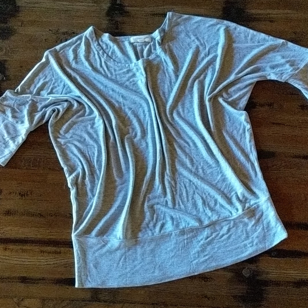 Heathered Grey Dolman Sleeve tee.